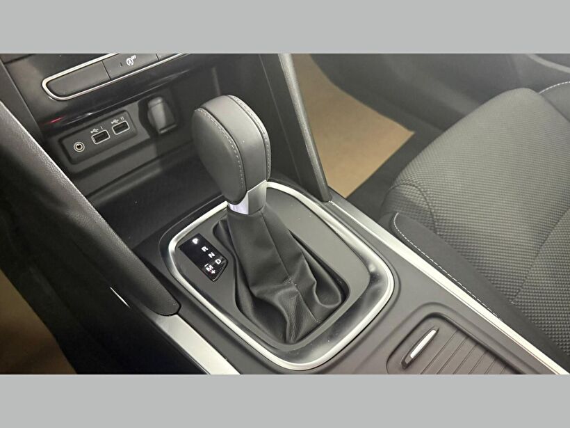 2025 Benzin Otomatik Renault Megane Gri Kemal Tepretoğulları Otomotiv Sanayi Ve Tic. A.Ş.