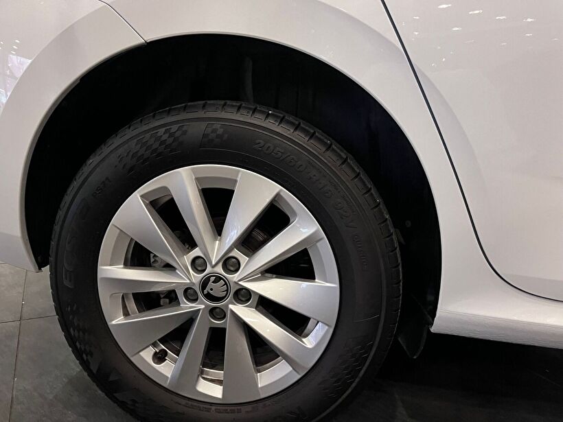 2025 Benzin Otomatik Skoda Kamiq Beyaz Kemal Tepretoğulları Otomotiv Sanayi Ve Tic. A.Ş.