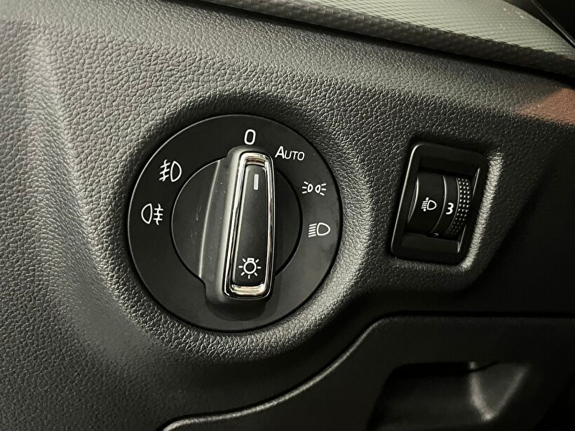 2025 Benzin Otomatik Skoda Kamiq Beyaz Kemal Tepretoğulları Otomotiv Sanayi Ve Tic. A.Ş.