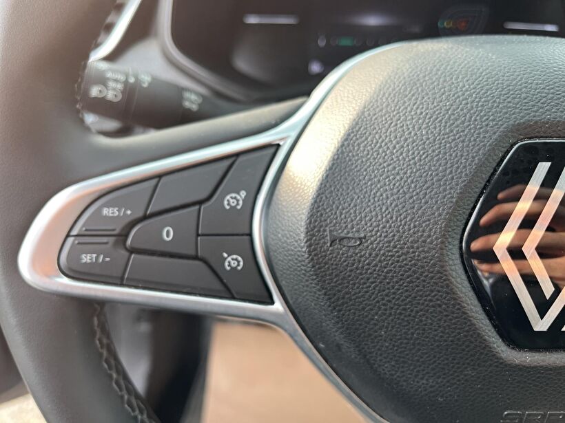 2024 Benzin Otomatik Renault Clio Gri Kemal Tepretoğulları Otomotiv Sanayi Ve Tic. A.Ş.