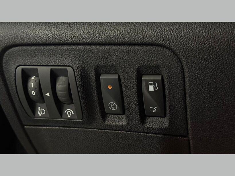 2025 Benzin Otomatik Renault Megane Gri Kemal Tepretoğulları Otomotiv Sanayi Ve Tic. A.Ş.