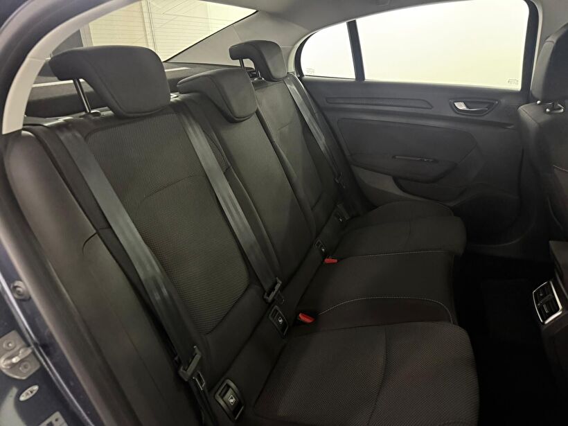 2025 Benzin Otomatik Renault Megane Gri Kemal Tepretoğulları Otomotiv Sanayi Ve Tic. A.Ş.