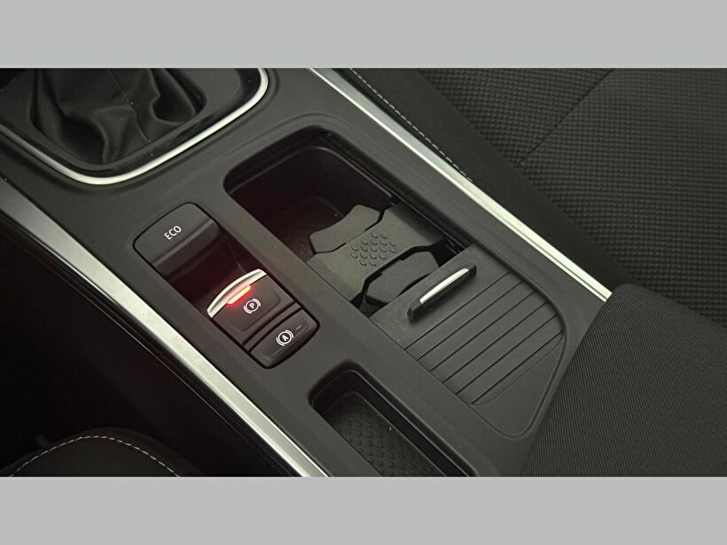 2025 Benzin Otomatik Renault Megane Gri Kemal Tepretoğulları Otomotiv Sanayi Ve Tic. A.Ş.