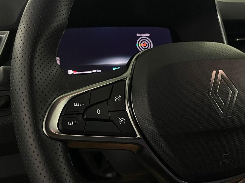2025 Benzin Otomatik Renault Clio Mavi Kemal Tepretoğulları Otomotiv Sanayi Ve Tic. A.Ş.