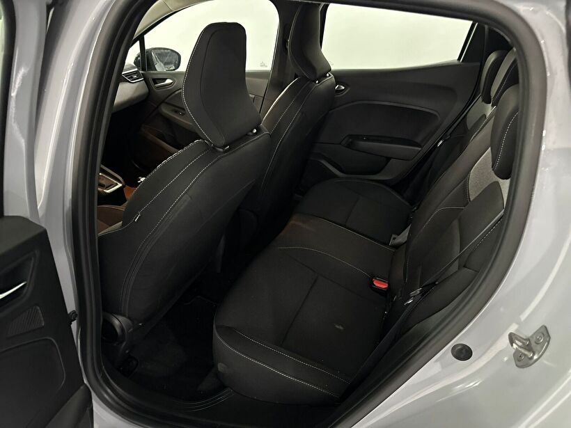 2025 Benzin Otomatik Renault Clio Gri Kemal Tepretoğulları Otomotiv Sanayi Ve Tic. A.Ş.