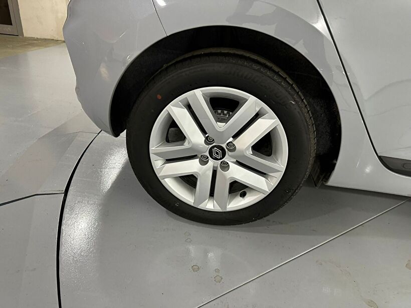 2025 Benzin Otomatik Renault Clio Gri Kemal Tepretoğulları Otomotiv Sanayi Ve Tic. A.Ş.