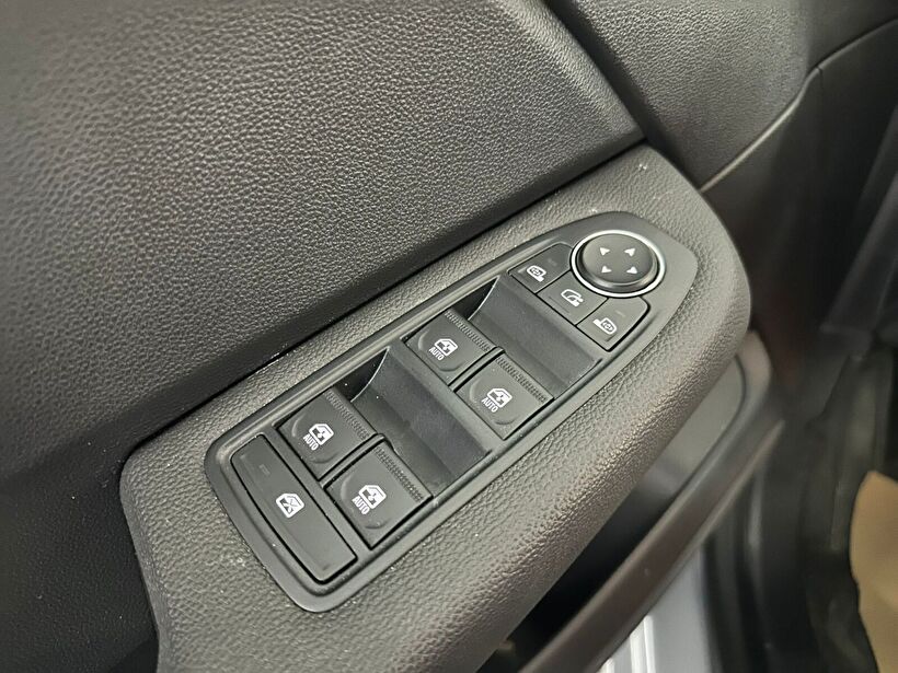 2025 Benzin Otomatik Renault Clio Gri Kemal Tepretoğulları Otomotiv Sanayi Ve Tic. A.Ş.