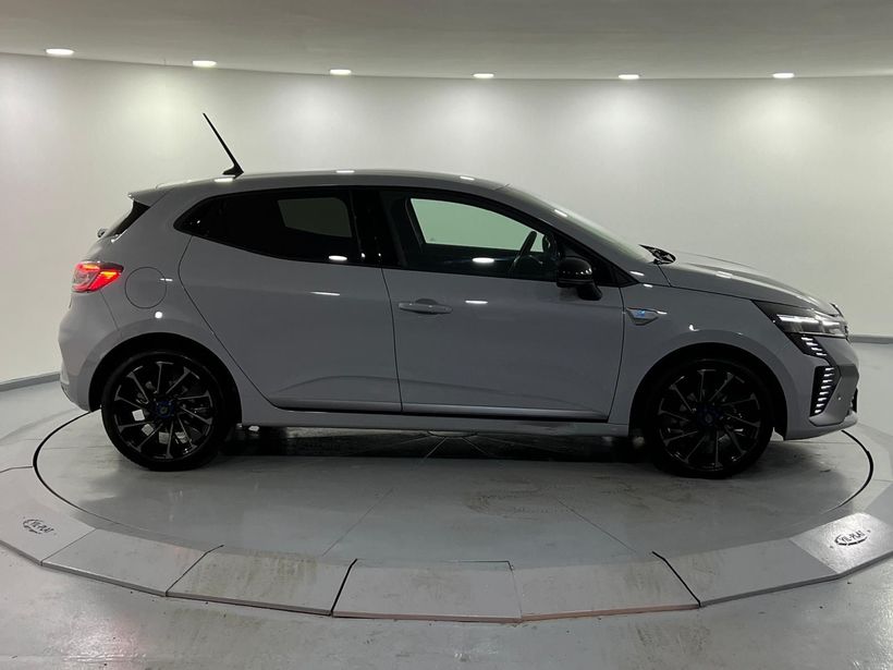 2025 Benzin Otomatik Renault Clio Gri Kemal Tepretoğulları Otomotiv Sanayi Ve Tic. A.Ş.