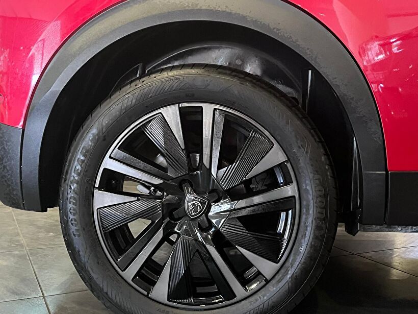 2025 Benzin Otomatik Peugeot 2008 Kırmızı Kemal Tepretoğulları Otomotiv Sanayi Ve Tic. A.Ş.