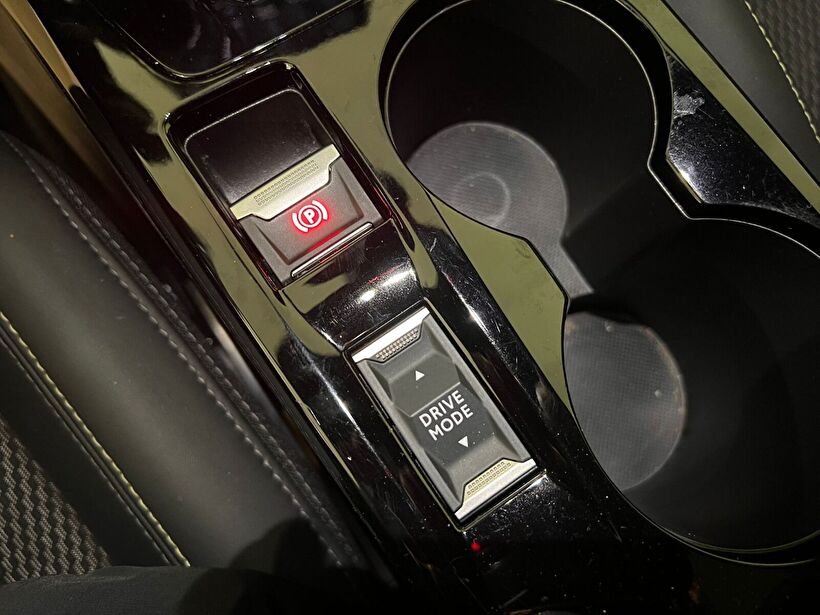 2025 Benzin Otomatik Peugeot 2008 Kırmızı Kemal Tepretoğulları Otomotiv Sanayi Ve Tic. A.Ş.