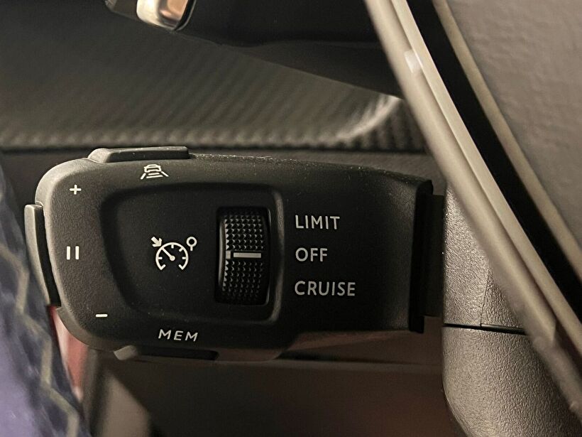 2025 Benzin Otomatik Peugeot 2008 Kırmızı Kemal Tepretoğulları Otomotiv Sanayi Ve Tic. A.Ş.