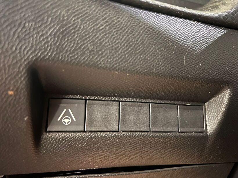 2025 Benzin Otomatik Peugeot 2008 Kırmızı Kemal Tepretoğulları Otomotiv Sanayi Ve Tic. A.Ş.