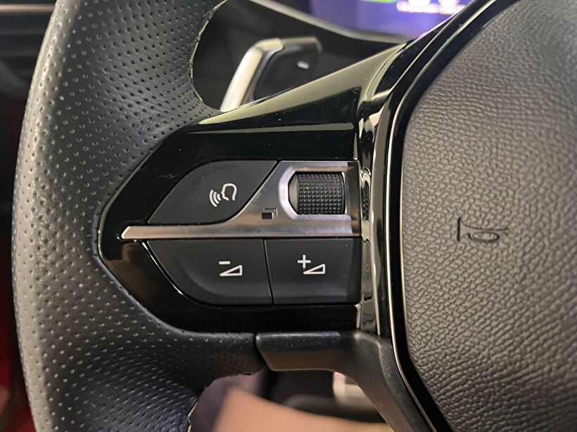 2025 Benzin Otomatik Peugeot 2008 Kırmızı Kemal Tepretoğulları Otomotiv Sanayi Ve Tic. A.Ş.