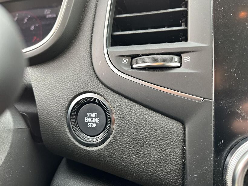 2024 Benzin Otomatik Renault Megane Gri Kemal Tepretoğulları Otomotiv Sanayi Ve Tic. A.Ş.