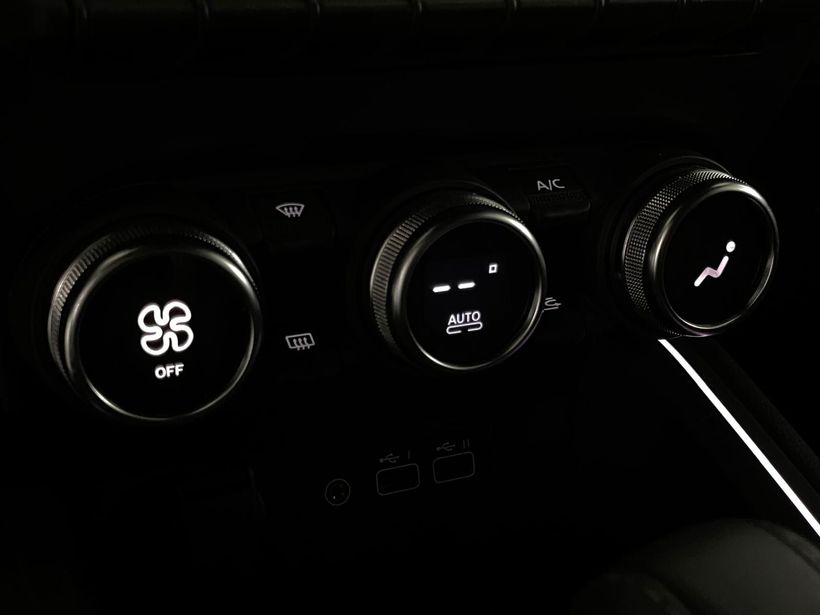 2025 Benzin Otomatik Renault Clio Gri Kemal Tepretoğulları Otomotiv Sanayi Ve Tic. A.Ş.