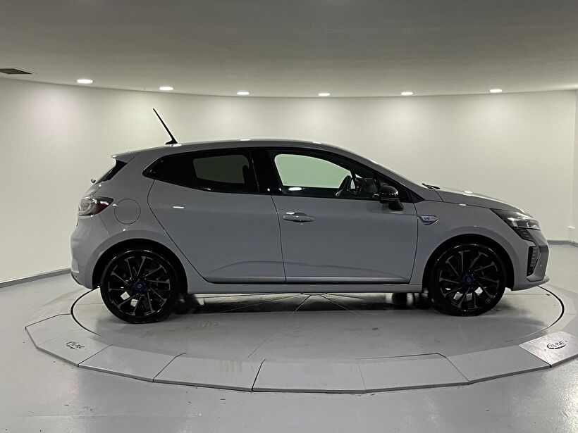 2025 Benzin Otomatik Renault Clio Gri Kemal Tepretoğulları Otomotiv Sanayi Ve Tic. A.Ş.