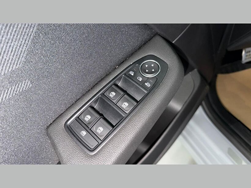 2025 Benzin Otomatik Renault Clio Gri Kemal Tepretoğulları Otomotiv Sanayi Ve Tic. A.Ş.