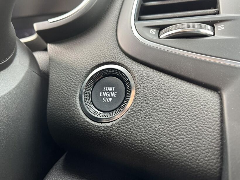 2024 Benzin Otomatik Renault Megane Gri Kemal Tepretoğulları Otomotiv Sanayi Ve Tic. A.Ş.