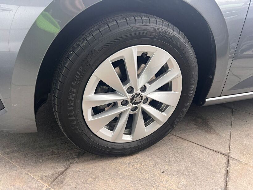 2025 Benzin Otomatik Skoda Scala Gri Kemal Tepretoğulları Otomotiv Sanayi Ve Tic. A.Ş.