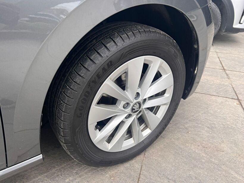 2025 Benzin Otomatik Skoda Scala Gri Kemal Tepretoğulları Otomotiv Sanayi Ve Tic. A.Ş.