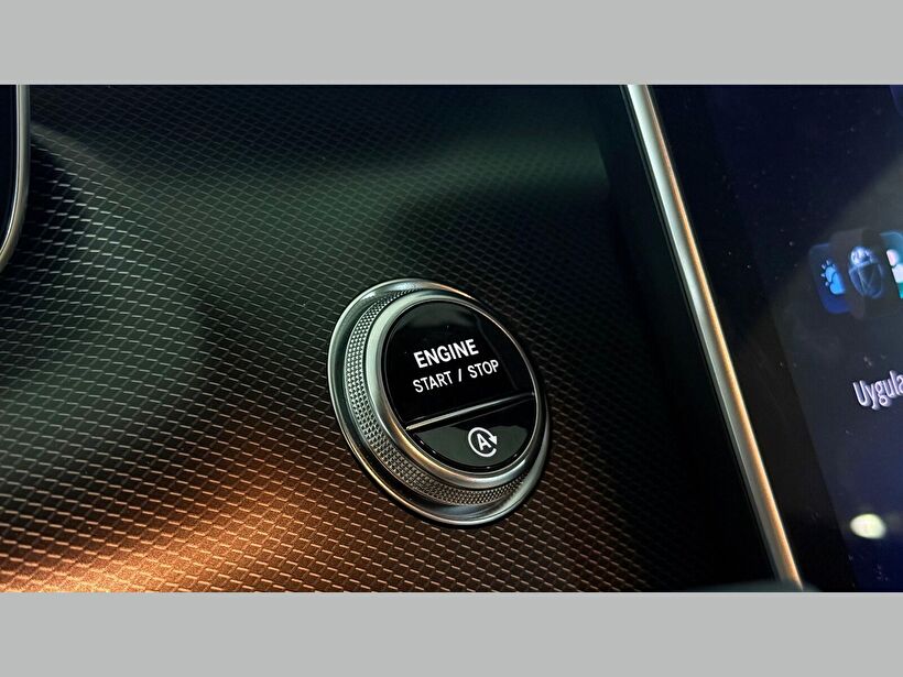 2024 MHEV Otomatik Mercedes-Benz C Gri Kemal Tepretoğulları Otomotiv Sanayi Ve Tic. A.Ş.