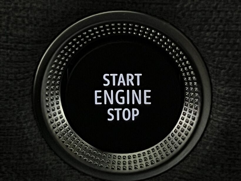 2026 Benzin Otomatik Renault Clio Gri Kemal Tepretoğulları Otomotiv Sanayi Ve Tic. A.Ş.