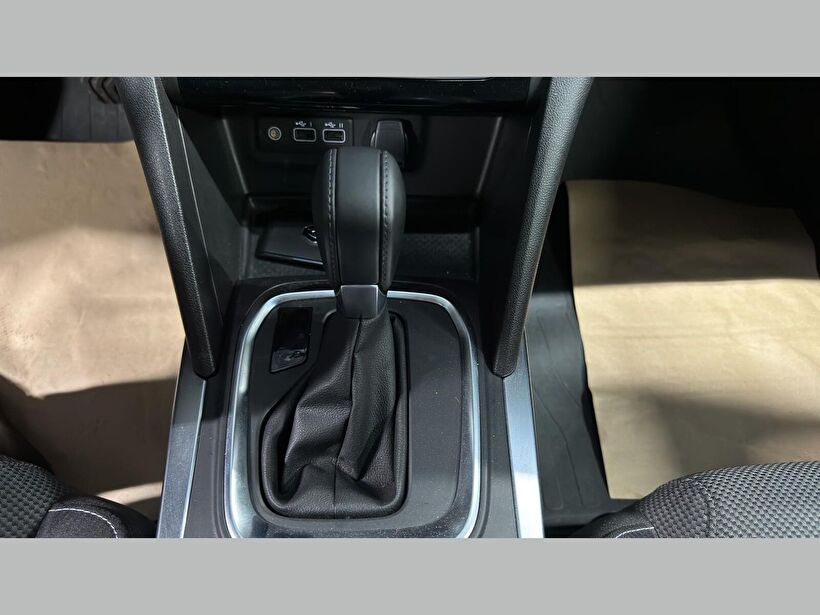 2024 Benzin Otomatik Renault Megane Gri Kemal Tepretoğulları Otomotiv Sanayi Ve Tic. A.Ş.