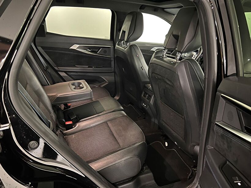 2023 Hybrid Otomatik Renault Austral Siyah Kemal Tepretoğulları Otomotiv Sanayi Ve Tic. A.Ş.