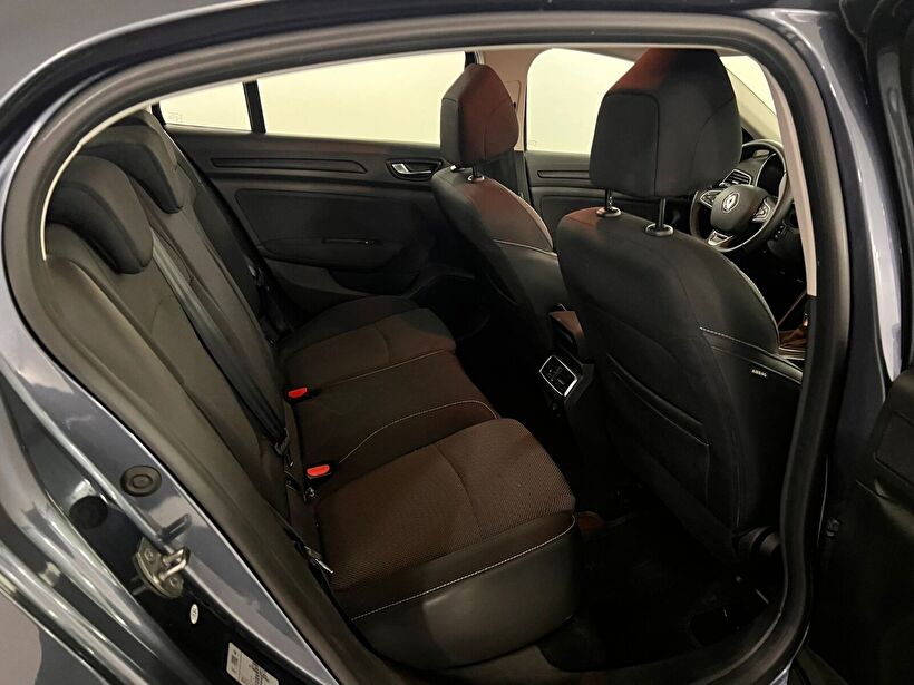 2024 Benzin Otomatik Renault Megane Gri Kemal Tepretoğulları Otomotiv Sanayi Ve Tic. A.Ş.