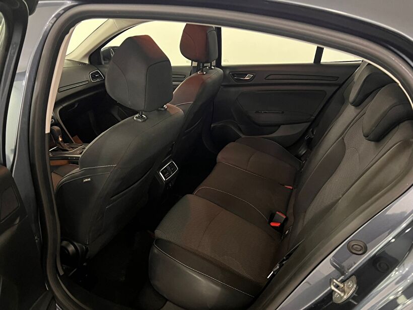 2024 Benzin Otomatik Renault Megane Gri Kemal Tepretoğulları Otomotiv Sanayi Ve Tic. A.Ş.