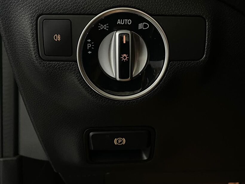 2016 Dizel Otomatik Mercedes-Benz A Serisi Siyah Kemal Tepretoğulları Otomotiv Sanayi Ve Tic. A.Ş.
