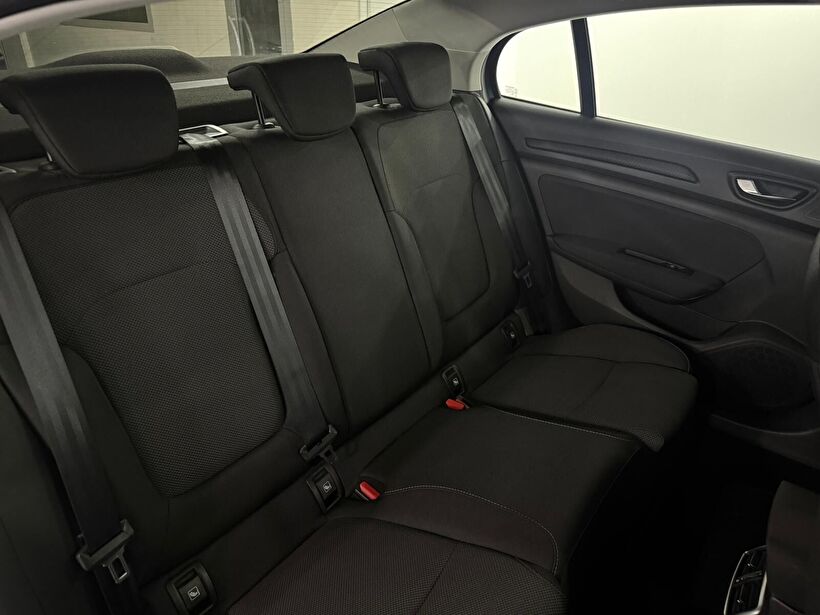 2025 Benzin Otomatik Renault Megane Gri Kemal Tepretoğulları Otomotiv Sanayi Ve Tic. A.Ş.