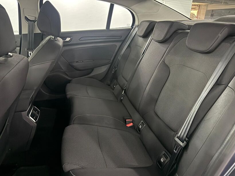 2025 Benzin Otomatik Renault Megane Gri Kemal Tepretoğulları Otomotiv Sanayi Ve Tic. A.Ş.