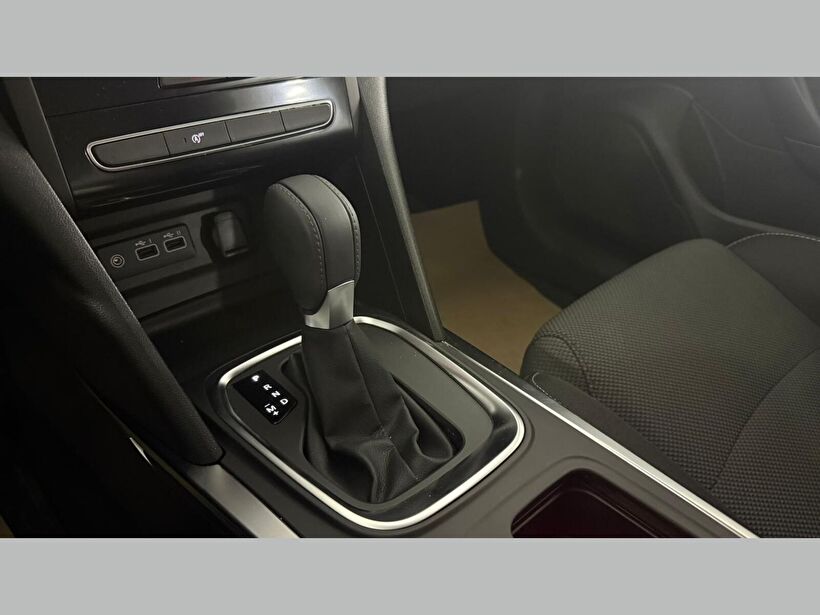 2025 Benzin Otomatik Renault Megane Gri Kemal Tepretoğulları Otomotiv Sanayi Ve Tic. A.Ş.