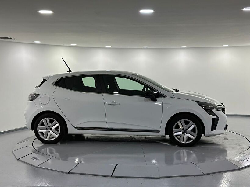 2024 Benzin Otomatik Renault Clio Beyaz Kemal Tepretoğulları Otomotiv Sanayi Ve Tic. A.Ş.