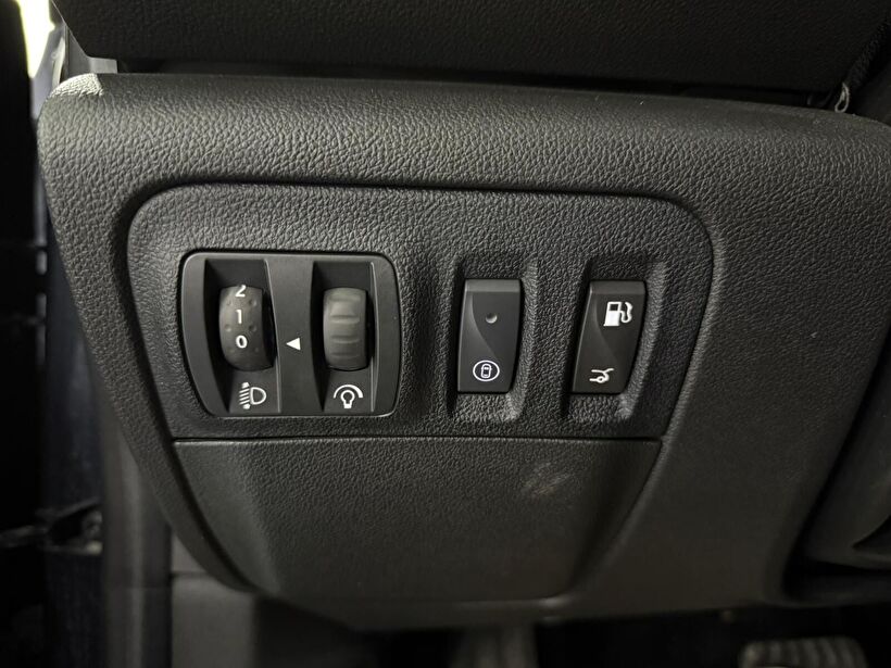 2025 Benzin Otomatik Renault Megane Gri Kemal Tepretoğulları Otomotiv Sanayi Ve Tic. A.Ş.