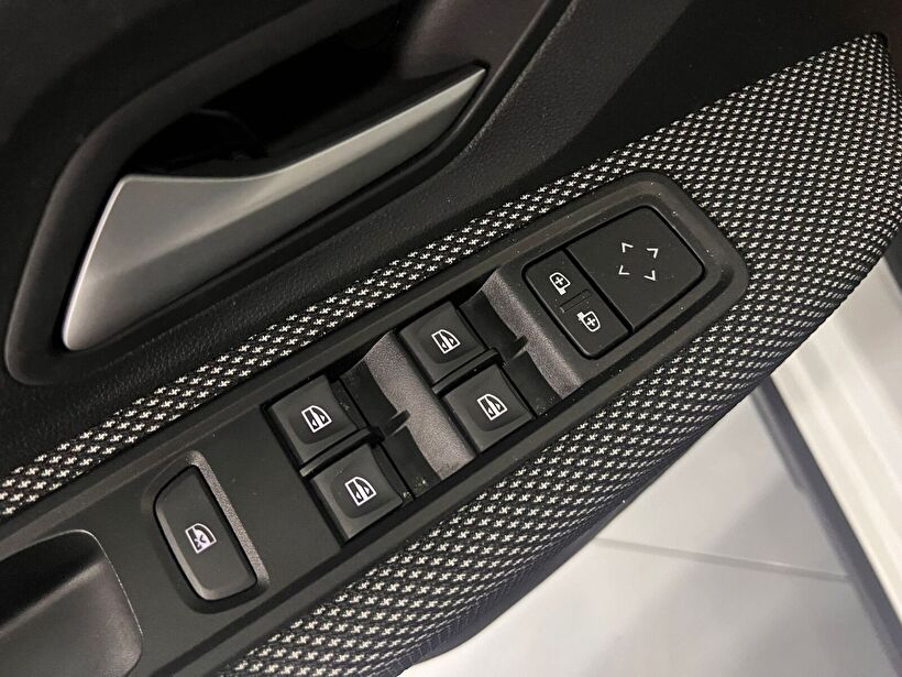 2025 Benzin Otomatik Dacia Sandero Stepway Beyaz Kemal Tepretoğulları Otomotiv Sanayi Ve Tic. A.Ş.