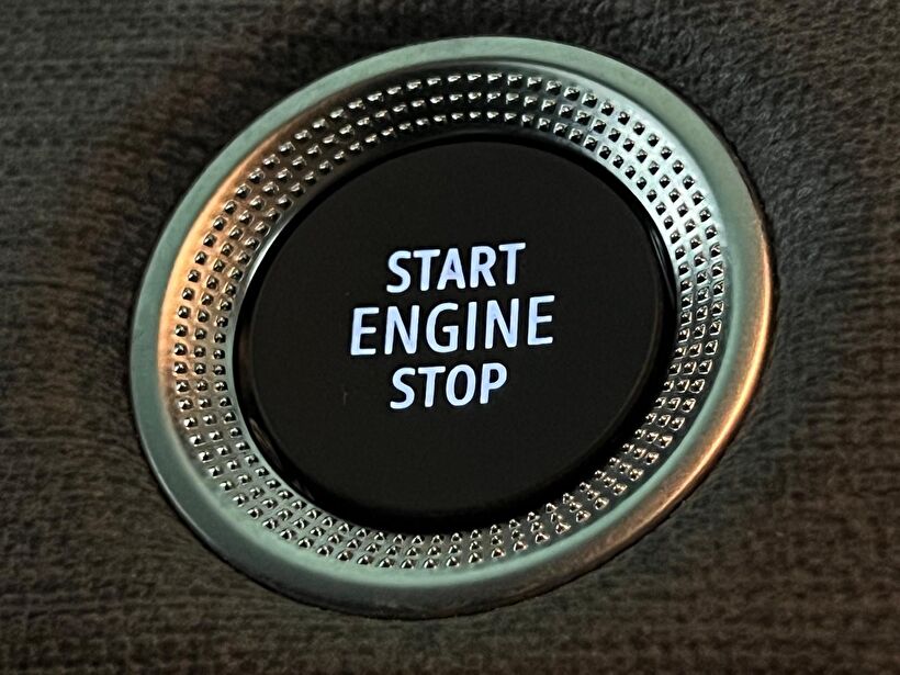 2025 Benzin Otomatik Renault Clio Gri Kemal Tepretoğulları Otomotiv Sanayi Ve Tic. A.Ş.