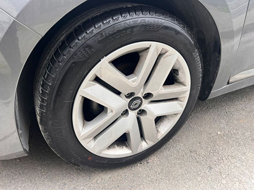 2024 Benzin Otomatik Renault Clio Gri Kemal Tepretoğulları Otomotiv Sanayi Ve Tic. A.Ş.