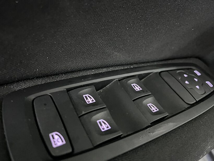 2025 Benzin Otomatik Renault Megane Gri Kemal Tepretoğulları Otomotiv Sanayi Ve Tic. A.Ş.