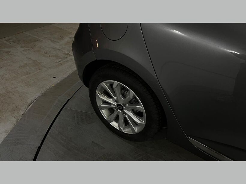2024 Benzin Otomatik Renault Clio Gri Kemal Tepretoğulları Otomotiv Sanayi Ve Tic. A.Ş.
