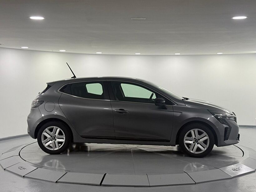 2025 Benzin Otomatik Renault Clio Gri Kemal Tepretoğulları Otomotiv Sanayi Ve Tic. A.Ş.