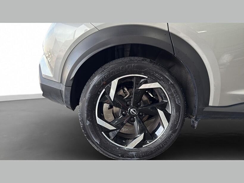 2025 Benzin Otomatik Nissan Juke Gümüş Gri Kemal Tepretoğulları Otomotiv Sanayi Ve Tic. A.Ş.