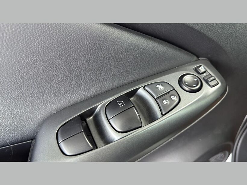 2025 Benzin Otomatik Nissan Juke Gümüş Gri Kemal Tepretoğulları Otomotiv Sanayi Ve Tic. A.Ş.