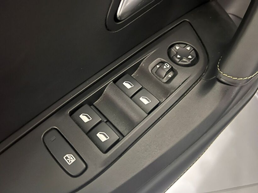 2025 Benzin Otomatik Peugeot 2008 Gri Kemal Tepretoğulları Otomotiv Sanayi Ve Tic. A.Ş.