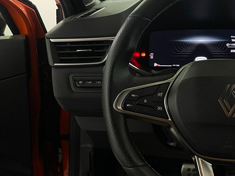 2025 Benzin Otomatik Renault Clio Turuncu Kemal Tepretoğulları Otomotiv Sanayi Ve Tic. A.Ş.