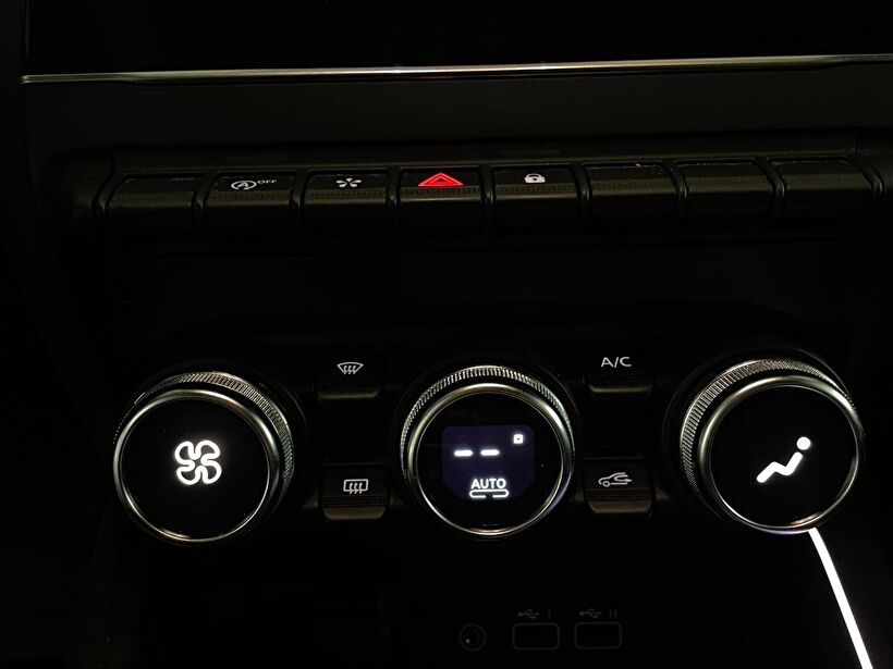 2025 Benzin Otomatik Renault Clio Turuncu Kemal Tepretoğulları Otomotiv Sanayi Ve Tic. A.Ş.