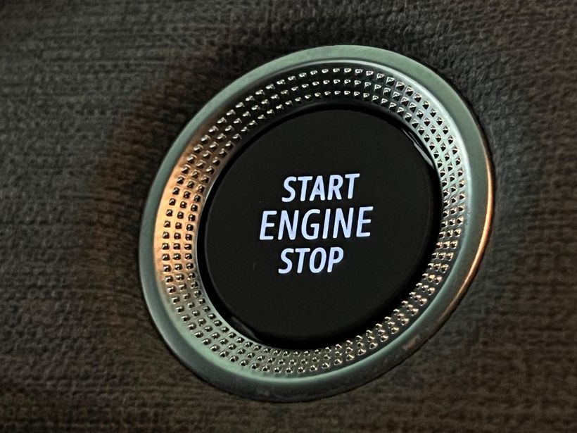2025 Benzin Otomatik Renault Clio Gri Kemal Tepretoğulları Otomotiv Sanayi Ve Tic. A.Ş.