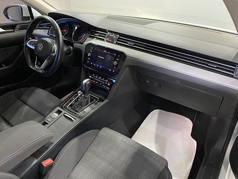 2022 Benzin Otomatik Volkswagen Passat Beyaz Gürel Tasarım Aksesuar Otomotiv San. Tic. Ltd. Şti.
