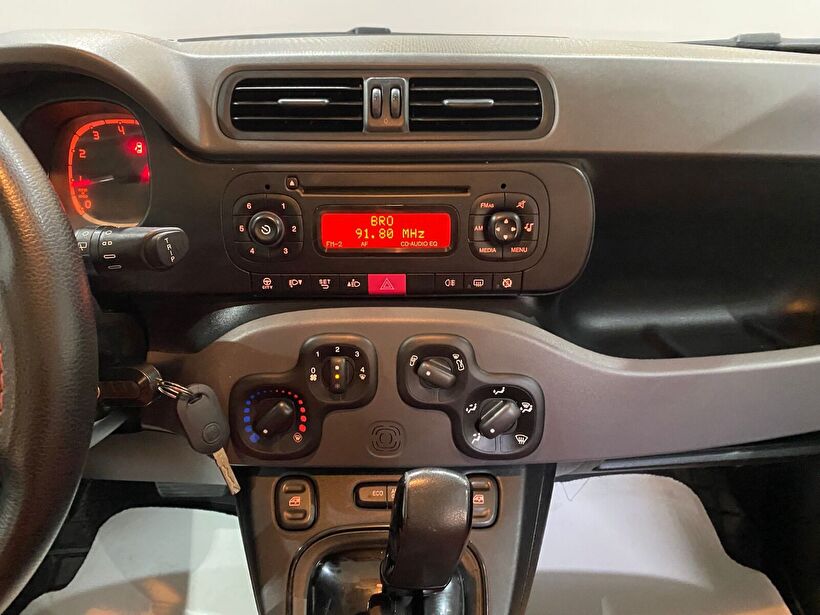 2013 Benzin Otomatik Fiat Panda Kırmızı Gürel Tasarım Aksesuar Otomotiv San. Tic. Ltd. Şti.